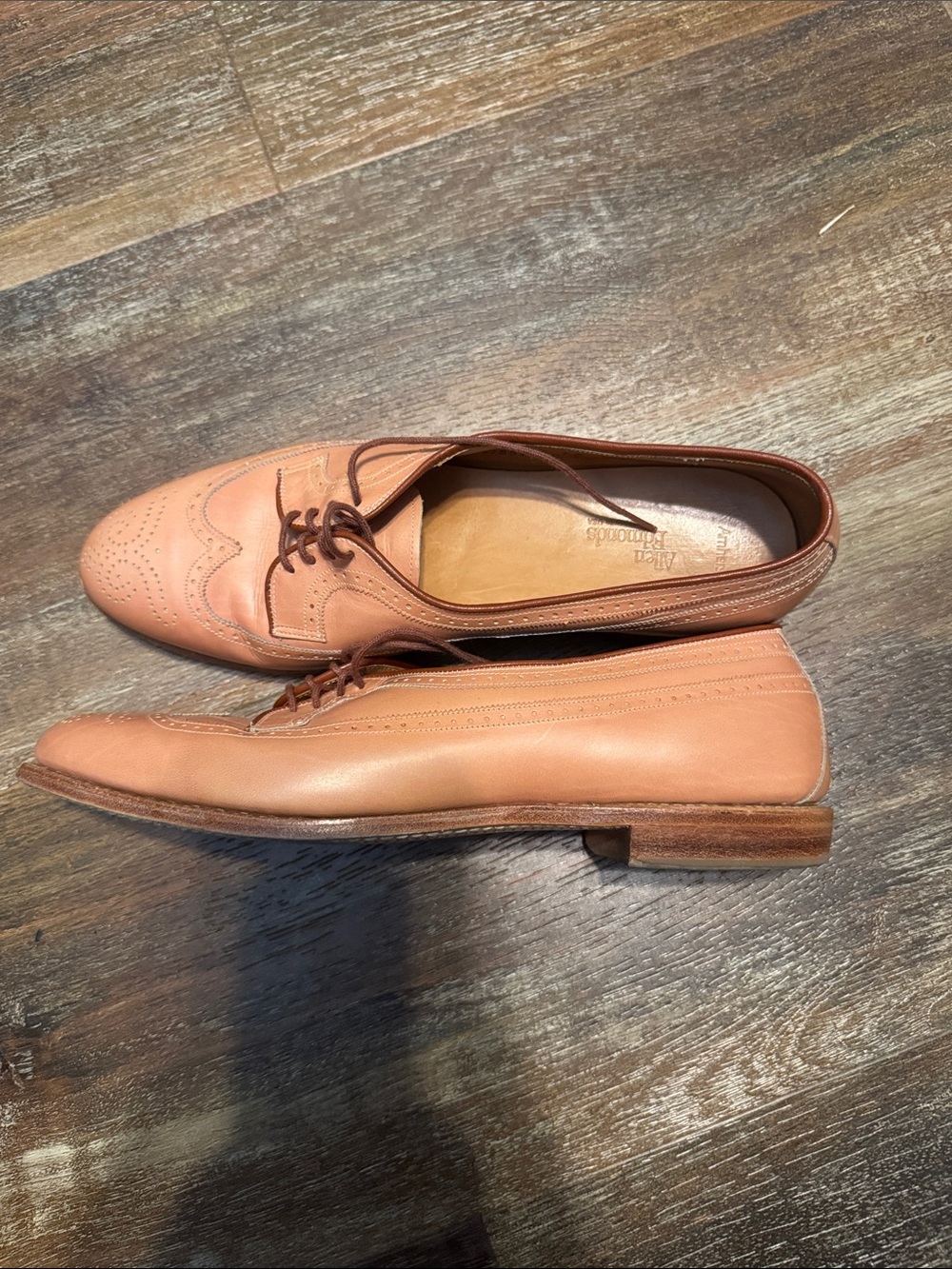 Allen Edmonds Women’s Light Brown Leather Wingtip Oxfords Size 7.5 - Picture 2 of 5
